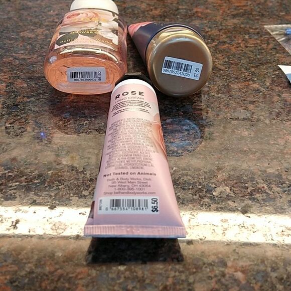 Bath and Body Works Gift Assortment - Picture 4 of 5